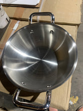 Load image into Gallery viewer, S STEEL TRIPLEY KARAHI WITH LID 22CM
