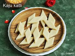 KAJU BURFI WITHOUT SILVER VERK 12x400gm